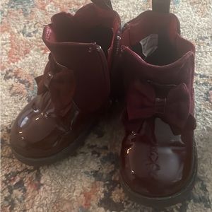 Girls shoes sizes 6/7